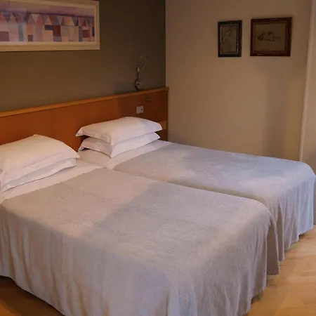 Hotell Zarampallo Ourense