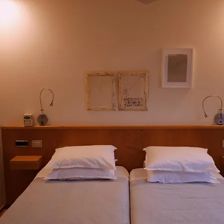 Zarampallo Otel Ourense